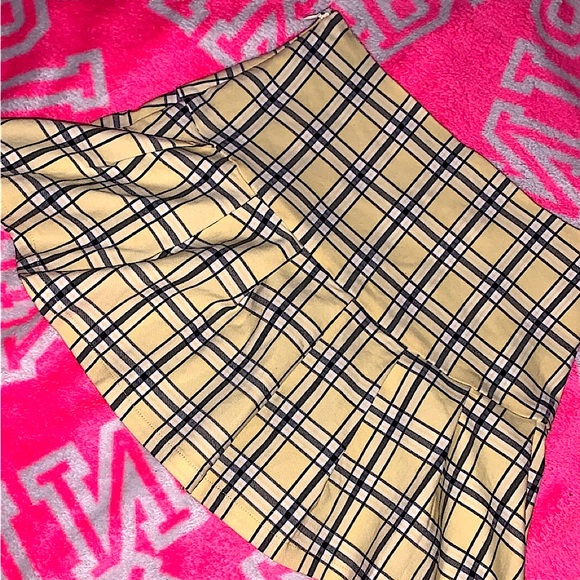Skirt - Picture 2 of 2